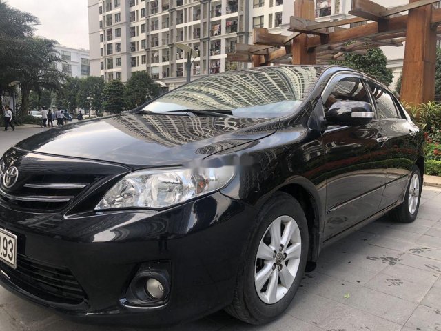 Bán Toyota Corolla Altis đời 2011, màu đen xe gia đình