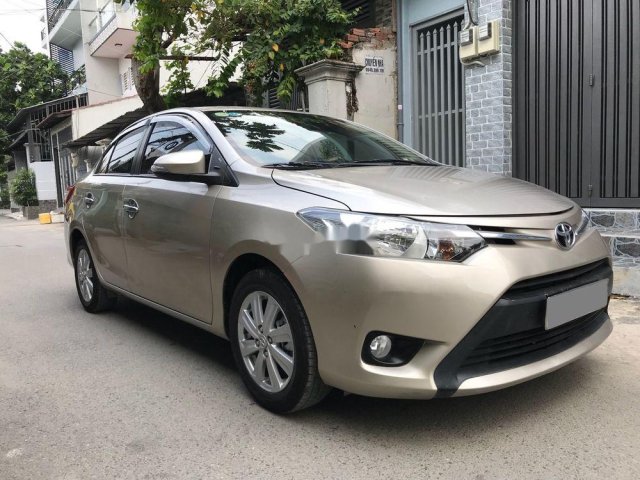 Cần bán lại xe Toyota Vios năm 2018, màu vàng xe gia đình