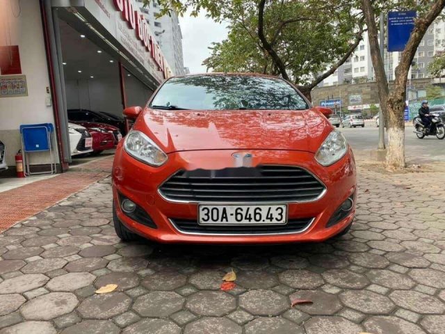 Bán xe Ford Fiesta sản xuất năm 2014, màu đỏ, giá chỉ 385 triệu