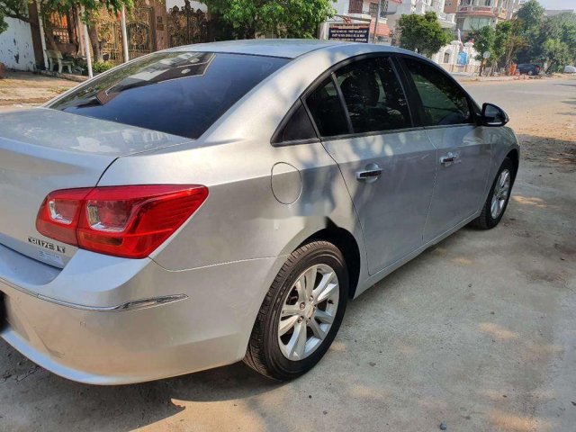 Cần bán lại xe Chevrolet Cruze 2017, màu bạc, nhập khẩu nguyên chiếc, giá tốt