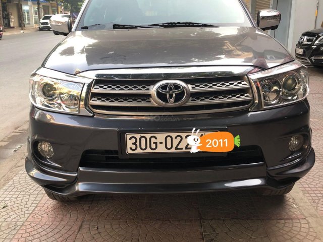 Cần bán lại xe Toyota Fortuner đời 2011, màu xám (ghi) nhập khẩu giá 488 triệu đồng - LH 09838875790