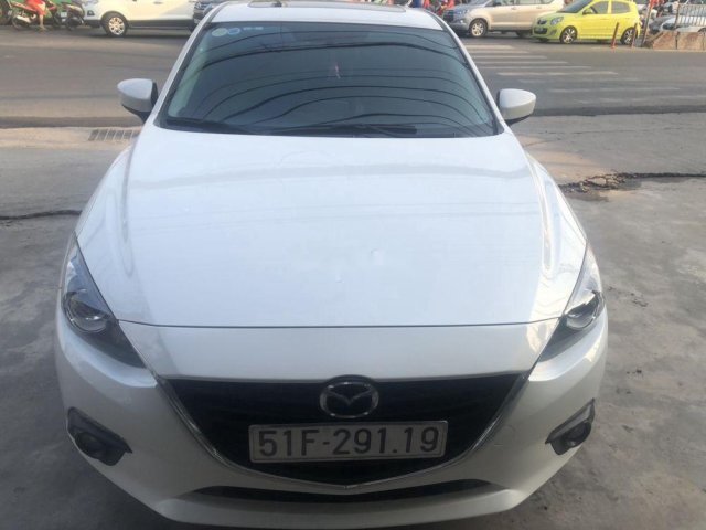 Cần bán gấp Mazda 3 sản xuất 2016, màu trắng giá cạnh tranh