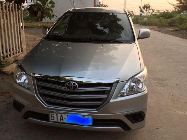 Bán Toyota Innova đời 2014, màu bạc0