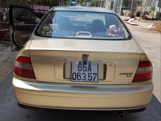 Bán Honda Accord MT sản xuất 1995, màu vàng chính chủ0