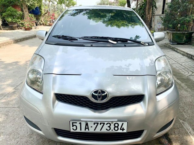 Cần bán gấp Toyota Yaris 2010, chính chủ0