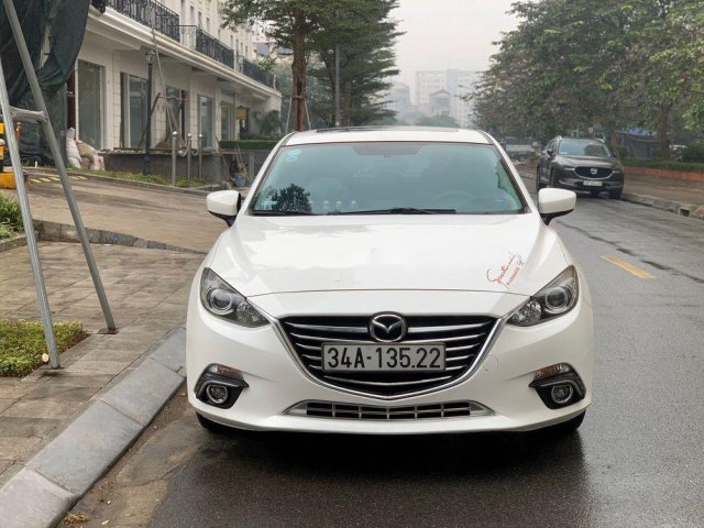 Cần bán xe Mazda 3 đời 2015, màu trắng, 530tr0