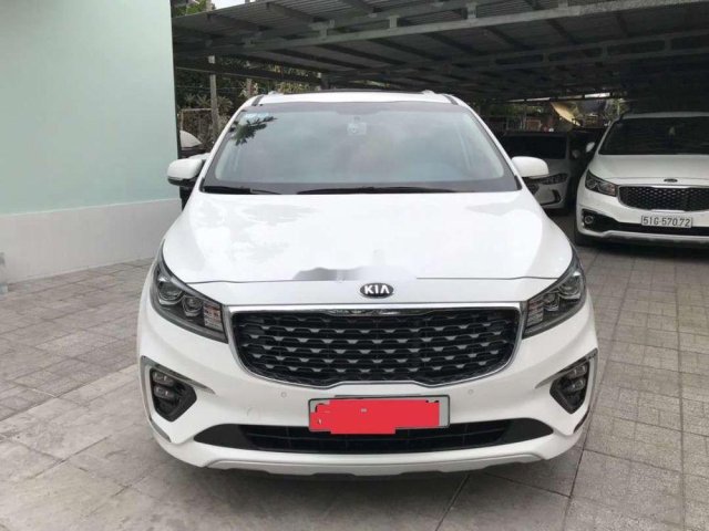 Cần bán gấp Kia Sedona sản xuất 2019, màu trắng0