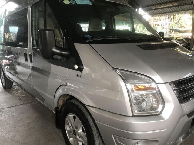 Bán Ford Transit Luxury năm sản xuất 2017, màu bạc, giá 585tr