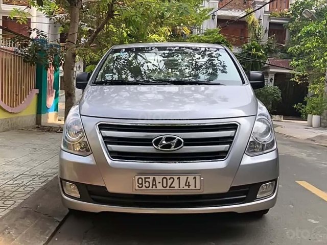 Xe Hyundai Grand Starex 2015, màu bạc, nhập khẩu nguyên chiếc0