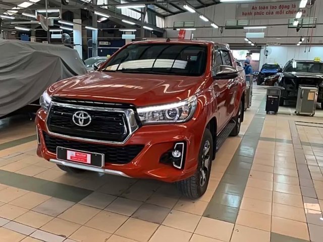 Bán Toyota Hilux 2.8G 4x4 AT đời 2019, nhập khẩu, 870tr0