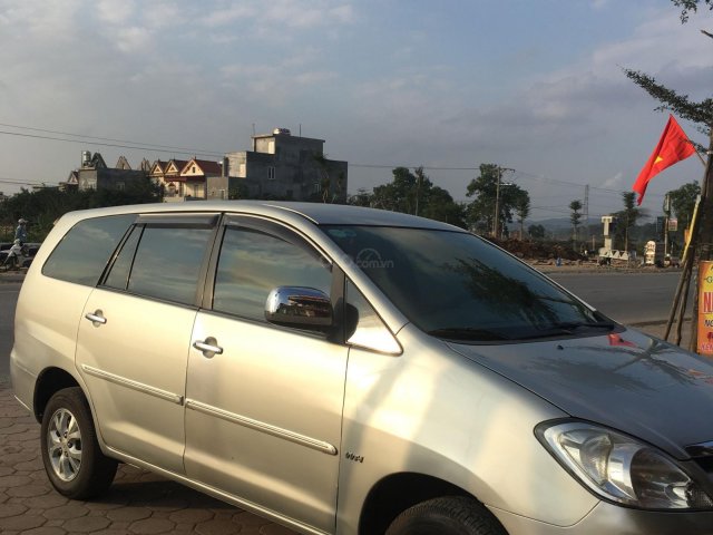 Cần bán lại xe Toyota Innova đăng ký 2008, màu bạc giá chỉ 315 triệu đồng