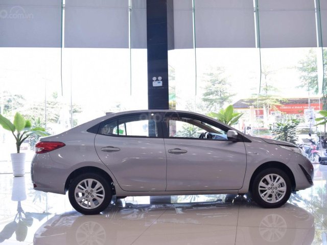 Xe Vios E 1.5 CVT màu bạc giao ngay trước Tết tại Toyota Hùng Vương -520tr