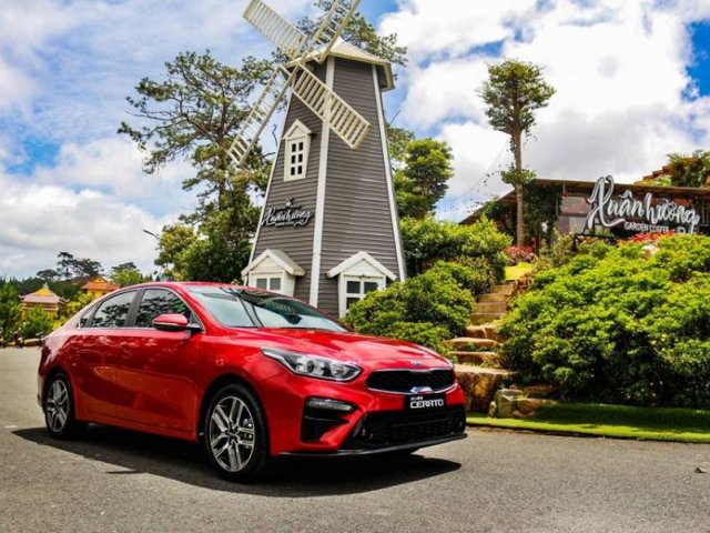 Cần bán xe Kia Cerato sản xuất 2019, màu đỏ, giá chỉ 748 triệu