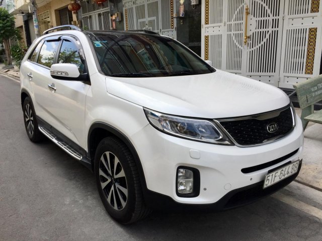 Bán Kia Sorento GATH đời 2016, màu trắng, 699tr