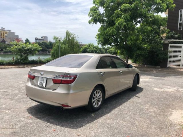 Cần bán Toyota Camry 2.0E 2015 chính chủ, 805 triệu0