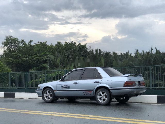 Cần bán Nissan Bluebird AT sản xuất năm 1992, xe nhập