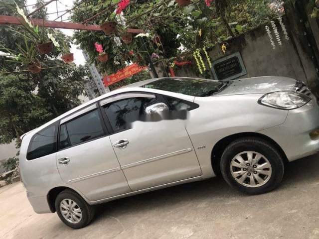 Bán Toyota Innova sản xuất năm 2007, màu bạc xe gia đình0