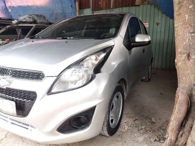 Cần bán xe Chevrolet Spark đời 2016, màu bạc, giá tốt0