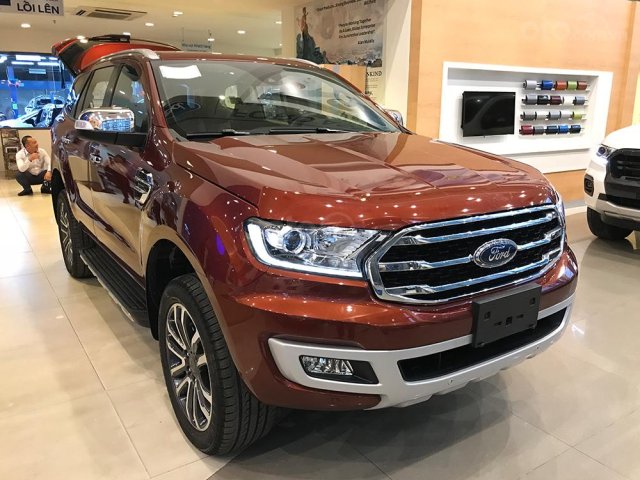 Bán giảm giá sốc cuối năm chiếc xe Ford Everest Titanium 2.0L AT, sản xuất 2020, nhập khẩu nguyên chiếc0