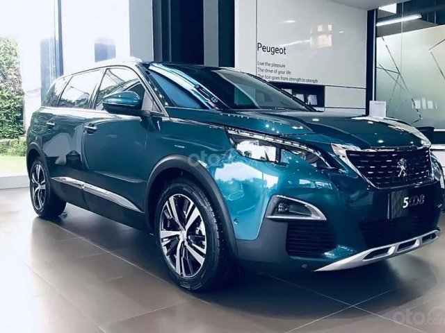 Trả trước 450 triệu - Rinh ngay chiếc Peugeot 5008 năm 2019, màu xanh lam