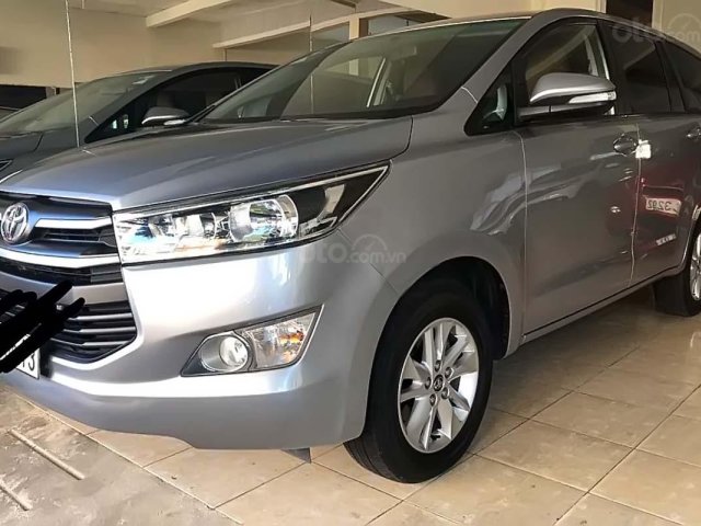 Bán Toyota Innova E đời 2016, màu bạc, giá 585tr