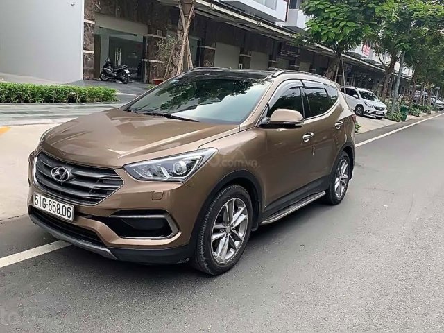 Bán xe Hyundai Santa Fe 2.2 CRDi sản xuất 2018, màu vàng như mới0