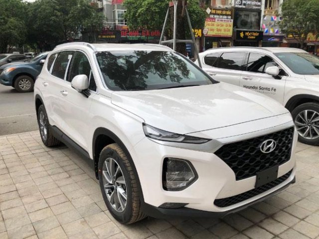 Hỗ trợ giao xe nhanh đón tết chiếc xe Hyundai Santa Fe 2.4L xăng tiêu chuẩn, sản xuất 2019, giá mềm