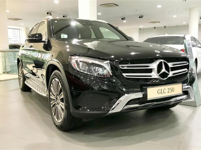 Bán nhanh đón tết chiếc xe Mercedes-Benz GLC 250, sản xuất 2019, giá cạnh tranh, giao tận nhà0