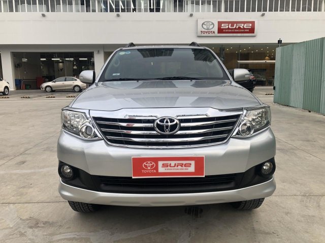 Cần bán xe Toyota Fortuner 2.7V 4x2 AT sản xuất năm 2012, màu bạc, giá chỉ 620 triệu0