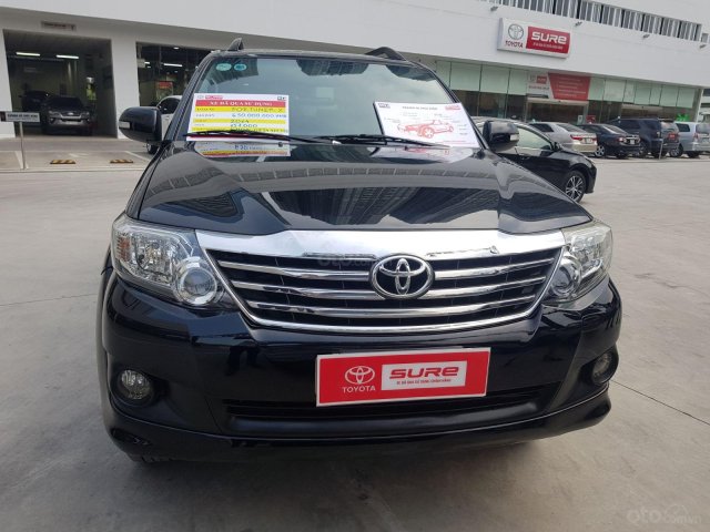 Bán xe Toyota Fortuner 2.7V 4x2 AT đời 2014, màu đen, giá 650 triệu