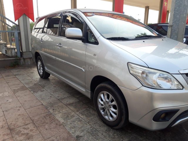 Bán xe Innova 2.0E, số sàn, sx cuối năm 2014 xe đẹp0