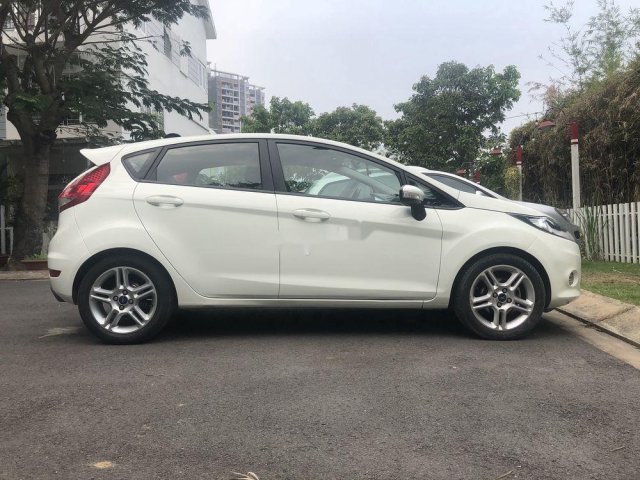 Bán Ford Fiesta 1.6S AT đời 2012, màu trắng số tự động, giá chỉ 318 triệu