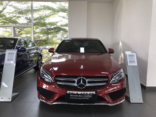 Cần bán lại xe Mercedes C300 sản xuất 2018 còn mới