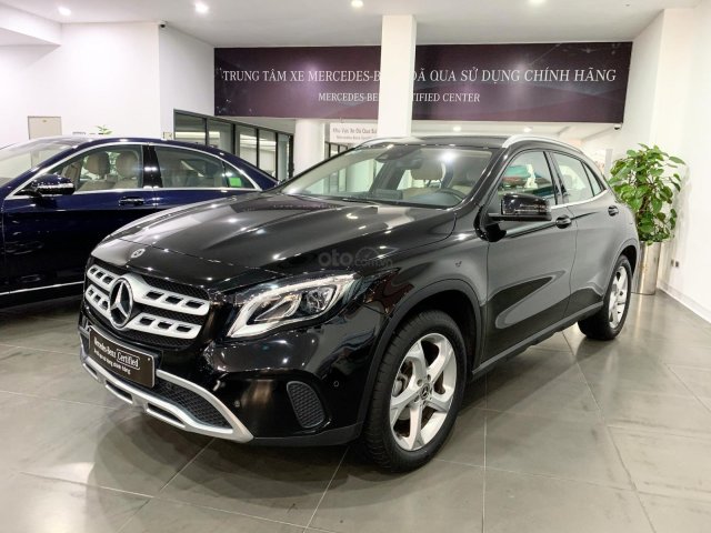 Bán Mercedes GLA 200 model 2020 chính chủ sử dụng siêu lướt - rẻ hơn mua mới hơn 300tr