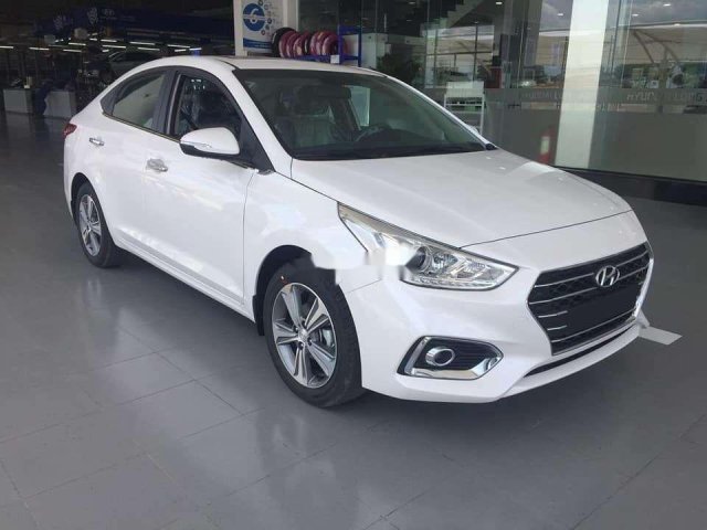 Cần bán lại xe Hyundai Accent sản xuất 2019, màu trắng, giá tốt0