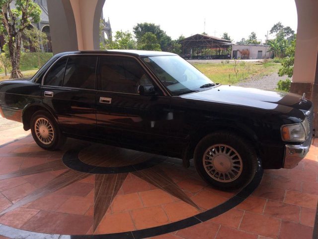 Cần bán gấp Toyota Crown 1996, màu đen, nhập khẩu nguyên chiếc  