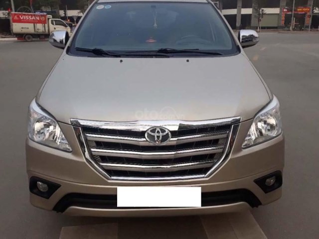 Bán Toyota Innova 2.0 E đời 2014, màu vàng số sàn0