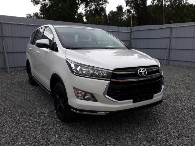 Toyota Innova 2.0 Venturer cùng bộ Body Kit thể thao, trẻ trung và năng động