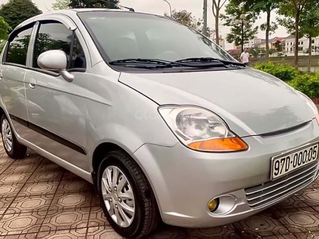 Cần bán xe Chevrolet Spark LT năm sản xuất 2011, màu bạc