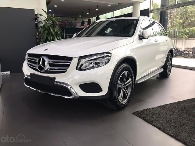 Cần bán Mercedes-Benz GLC 200 sản xuất 2019, màu trắng, nhập khẩu0