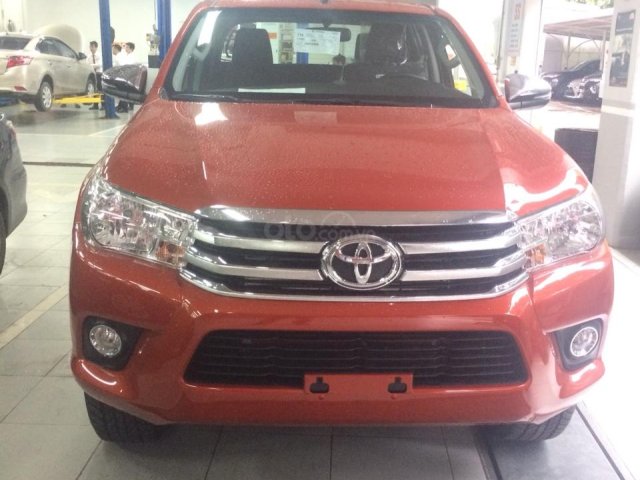 Toyota Hilux 2.4 (4x2)AT 2020 nhập khẩu Thái Lan, giá cạnh tranh, giao xe ngay