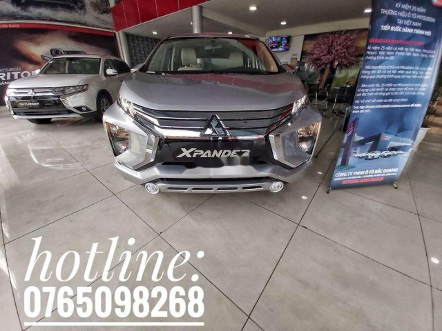 Bán xe Mitsubishi Xpander 1.5 AT sản xuất 2019, màu xám, nhập khẩu  