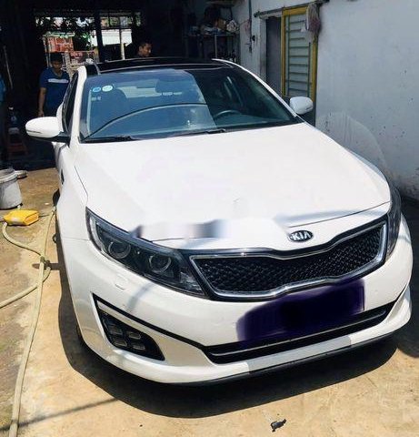 Cần bán Kia Optima đời 2015, màu trắng, 685tr0