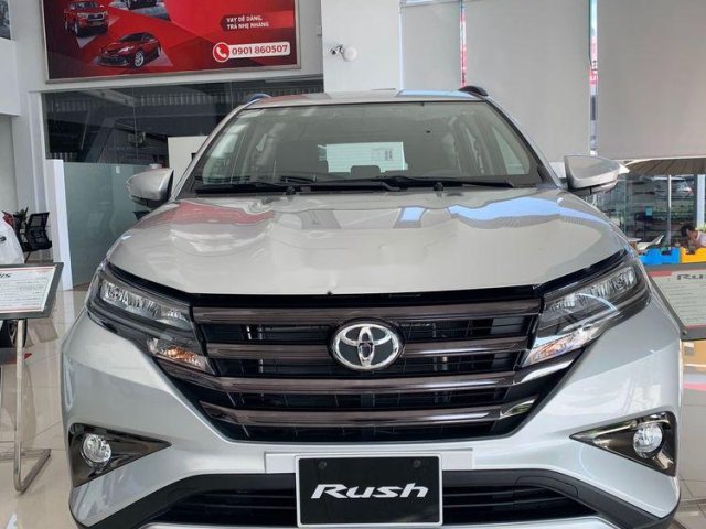 Bán Toyota Rush năm sản xuất 2019, màu bạc, nhập khẩu. Tặng bảo hiểm 2 chiều