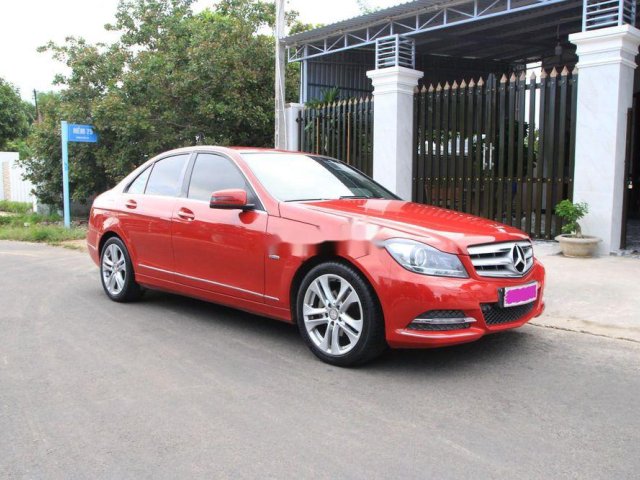 Cần bán Mercedes C200 sản xuất 2011, đăng ký lần đầu 2012