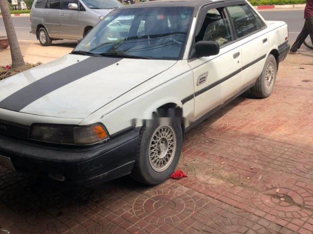 Bán xe Toyota Camry sản xuất 1987, màu trắng0