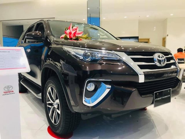 Bán Toyota Fortuner đời 2020, màu đen, 983tr0