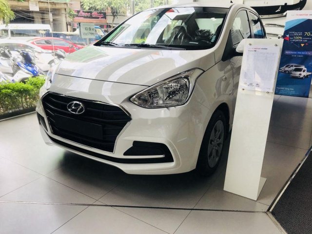 Cần bán xe Hyundai Grand i10 đời 2020, màu trắng giá cạnh tranh0