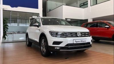 Hỗ trợ giao xe tận nhà - Khi mua Volkswagen Tiguan Allspace sản xuất 2018, màu trắng