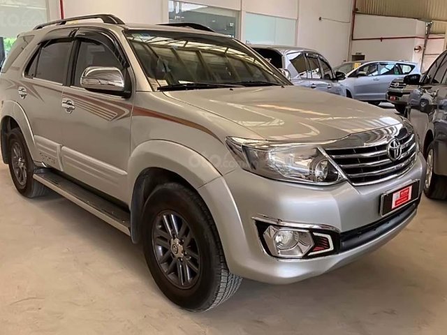 Bán xe Toyota Fortuner 2.7V 4x2 AT sản xuất năm 2013, màu bạc, số tự động0